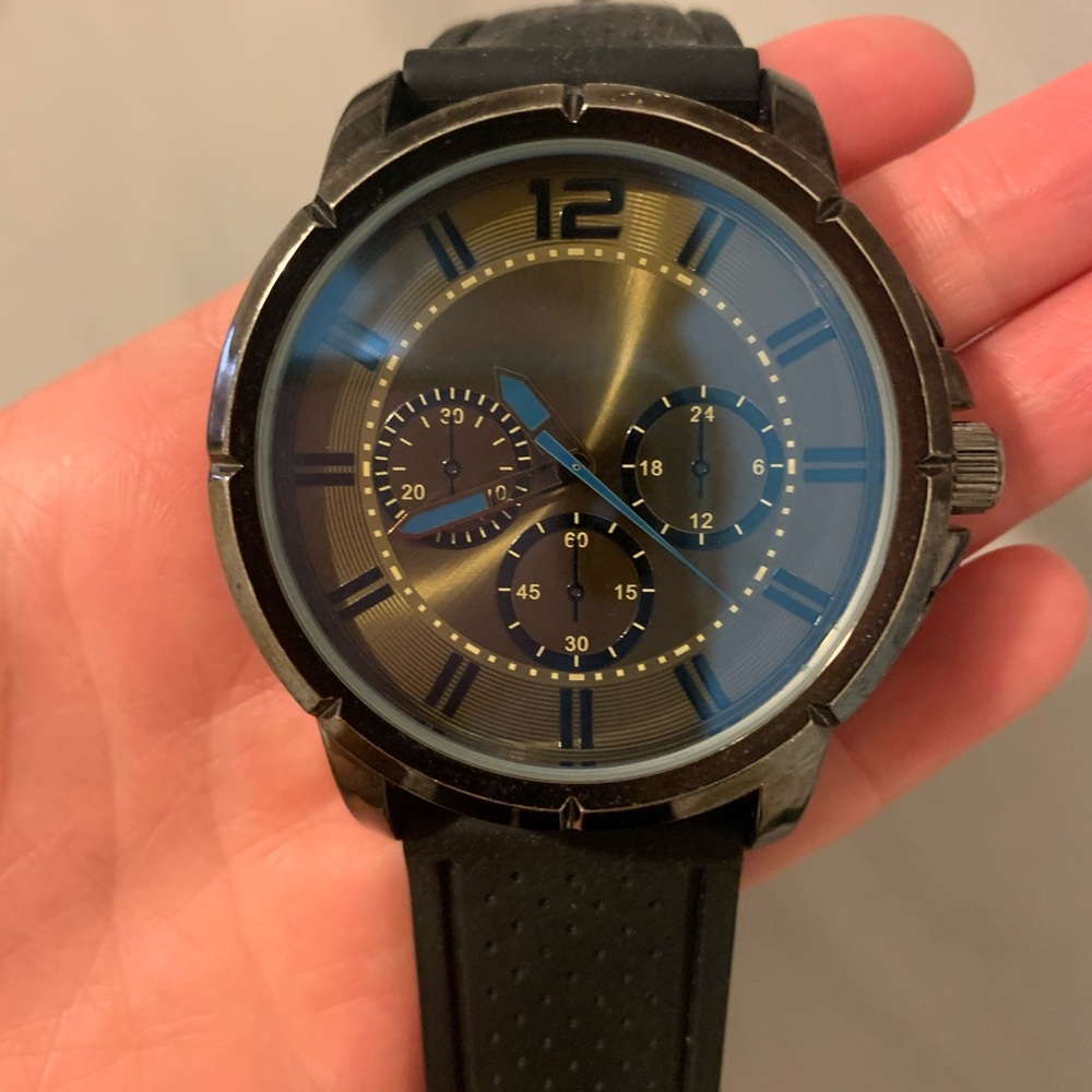 Men’s oversized MOVT watch